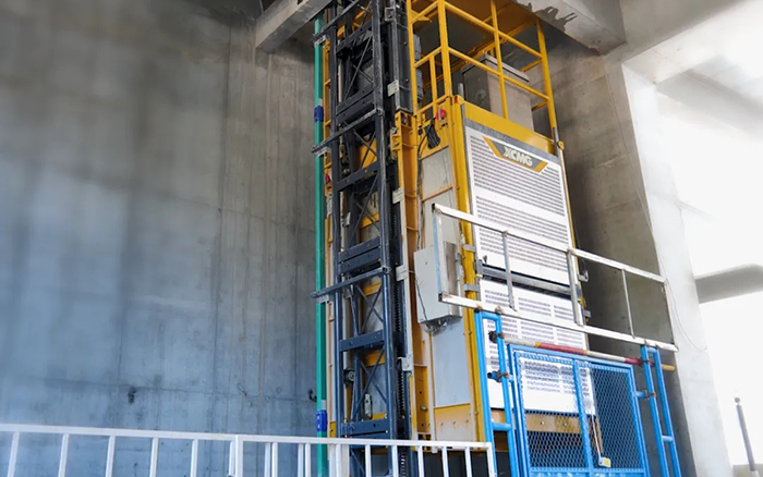 性能典范,！徐工井道施工升降機助建超高層商務中心項目